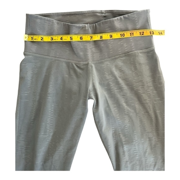 WOMENS ADIDAS CLIMALITE GRAY CROPPED LEGGINGS & ADIDAS CLIMALITE SHORTS - Picture 6 of 13